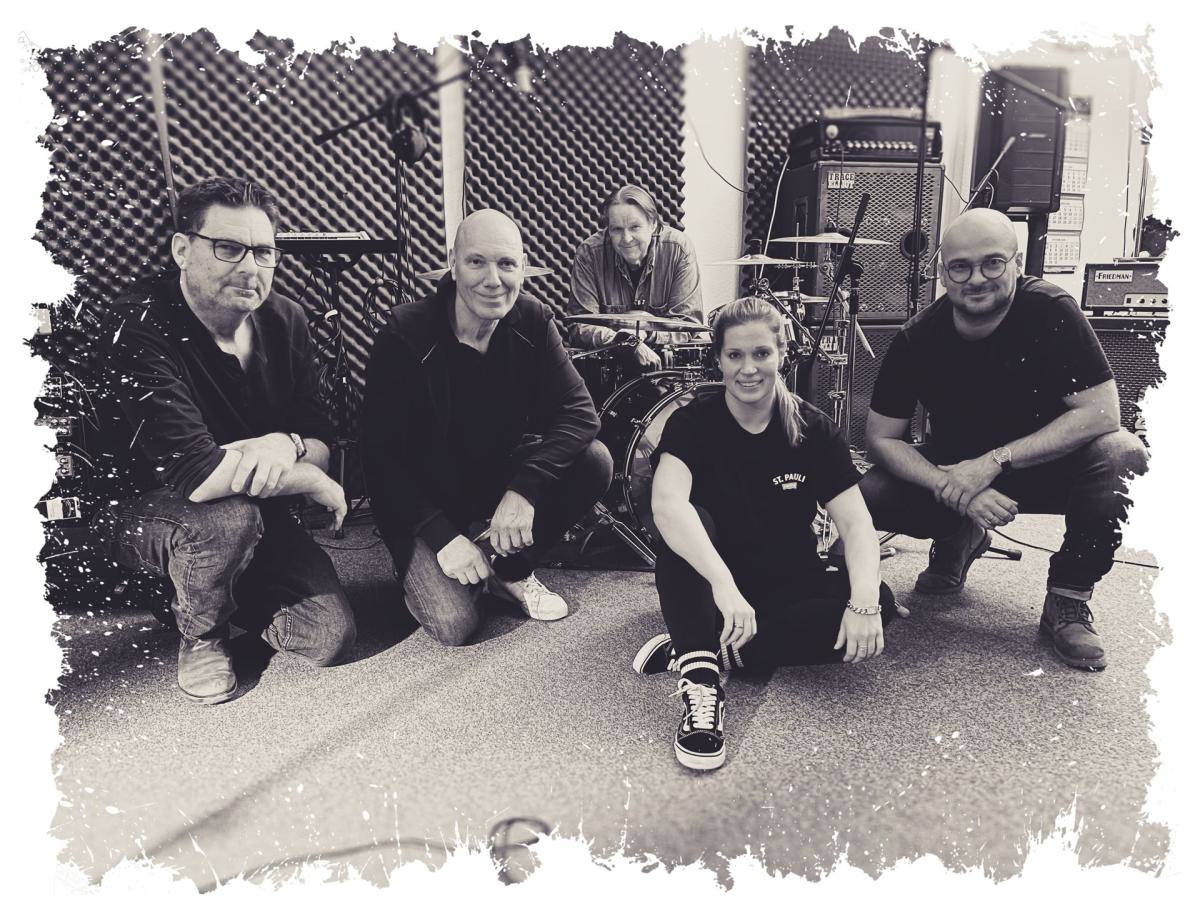 NightLiner Gruppenbild_inPixio BW Rahmen (2)